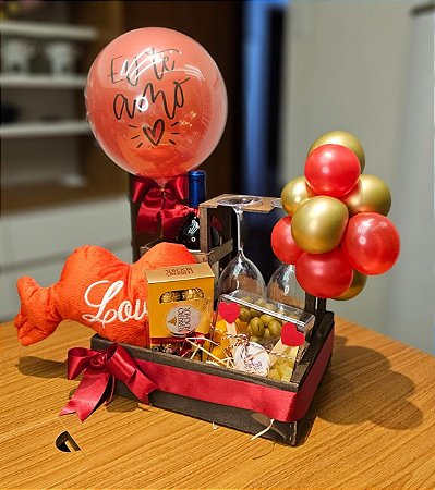 Cesta Vinho, Frios e Chocolates